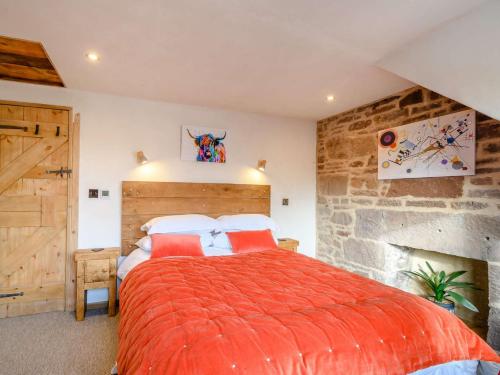 Ένα ή περισσότερα κρεβάτια σε δωμάτιο στο 1 Bed in Loch Lomond 91056