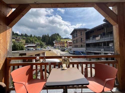 Appartement au centre des Gets avec balcon, proche pistes, commerces et activités, 4/5 couchages