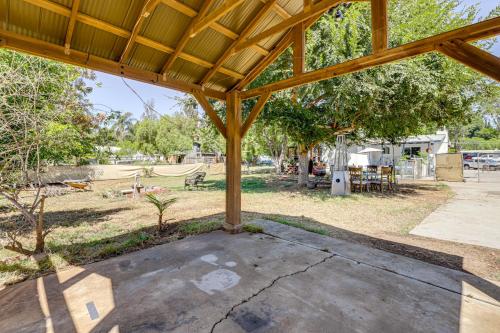 Zahrada ubytování Pet-Friendly Apt 11 Mi to Dtwn San Diego!