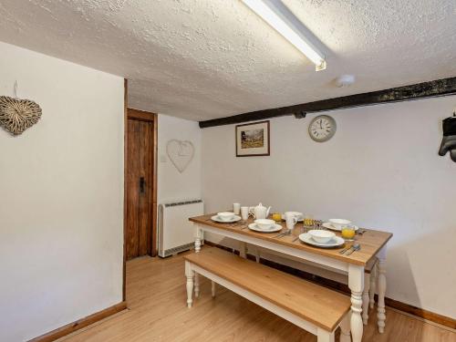 Μια τηλεόραση ή/και κέντρο ψυχαγωγίας στο 3 Bed in Wray 59487