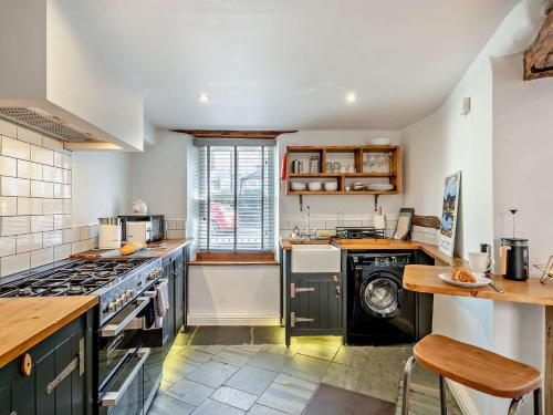 Η κουζίνα ή μικρή κουζίνα στο 1 Bed in Kendal 94210