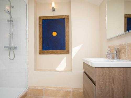 Vannituba majutusasutuses 2 Bed in Seatown DC110