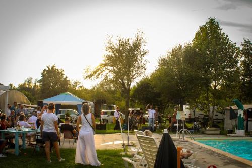 Επισκέπτες που μένουν στο Ecogarden camping with rooms