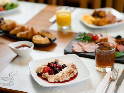 Jídlo v hotelu nebo okolí