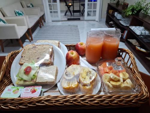 Makanan di atau berdekatan inn ini