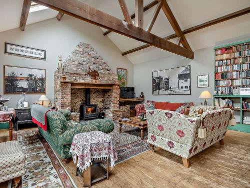 Χώρος καθιστικού στο 5 bed in Wiveton KT021