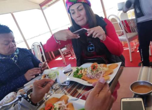 Jídlo v luxury tent nebo okolí