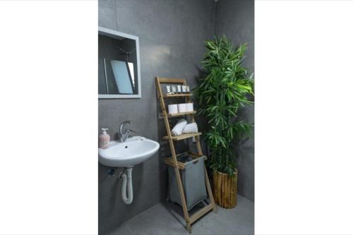 Royal Suites Tiberiasにあるバスルーム