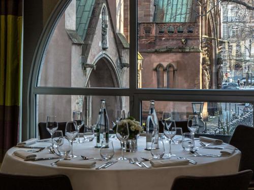 Restaurant ou autre lieu de restauration dans l'établissement Sofitel Strasbourg Grande Ile