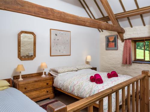 Ένα ή περισσότερα κρεβάτια σε δωμάτιο στο 1 bed in Llangynidr BN079