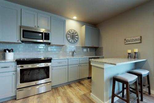 Køkken eller tekøkken på South Bay Inn 1