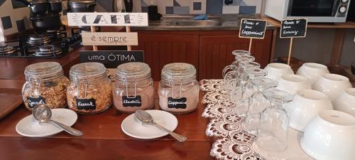 Pousada Recanto de Safira Pipaにあるコーヒーまたはお茶