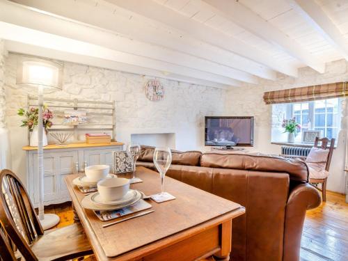 Μια τηλεόραση ή/και κέντρο ψυχαγωγίας στο 1 bed property in Kidwelly 43409