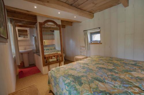 Katil atau katil-katil dalam bilik di Ancienne loge entièrement rénovée
