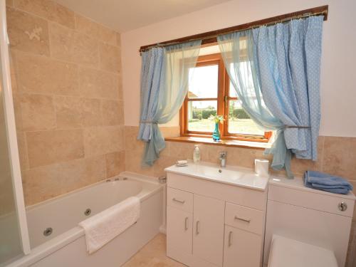 Bilik mandi di 2 Bed in Wedmore 53989