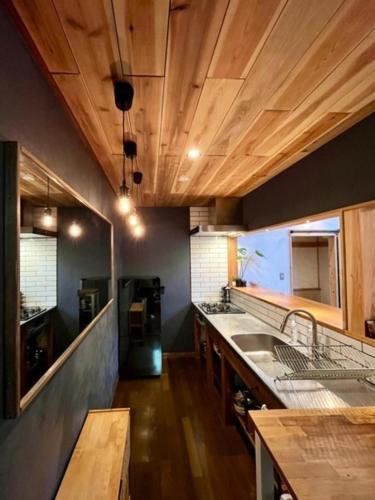 Cucina o angolo cottura di The Blue Moon (Forest 99 3rd) - Vacation STAY 36259v