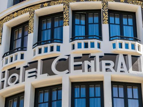 a sign on the side of a building at ibis Styles Dijon Central in Dijon