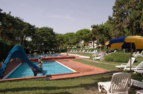 Πισίνα στο ή κοντά στο Appartamenti Vacanza Albatros