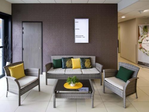 Un lugar para sentarse en ibis Rennes Beaulieu