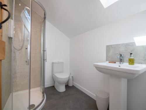 Ένα μπάνιο στο 2 Bed in Aberdovey DY049