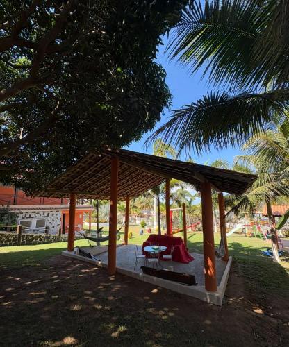 Taman di luar Recanto Búzios Arpoador Suítes