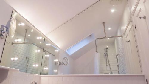 Un baño de Glenisle Hotel