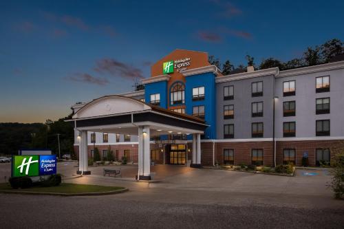 a hotel with a gazebo in front of a building at Holiday Inn Express & Suites Cross Lanes by IHG in Cross Lanes