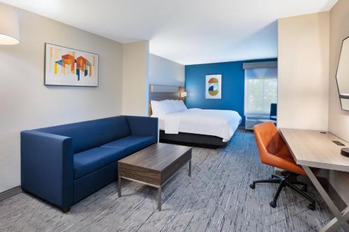 Ένα ή περισσότερα κρεβάτια σε δωμάτιο στο Holiday Inn Express Silver City by IHG