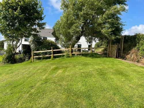 Κήπος έξω από το 2 Bed in Gower 62019