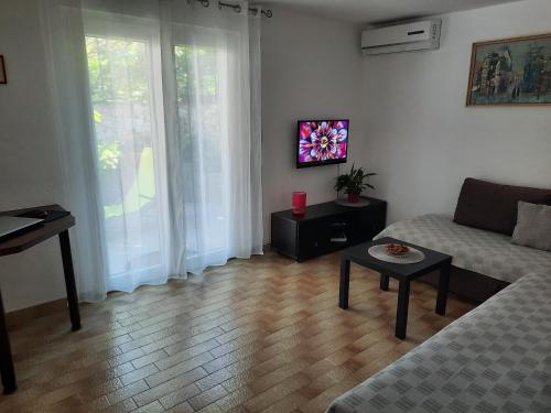 Apartments by the sea Businci, Ciovo - 1081