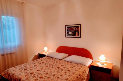 Apartments with swimming pool Mavarstica, Ciovo - 2053