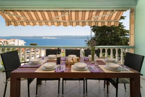 Apartments with parking space Stanici, Omis - 2819