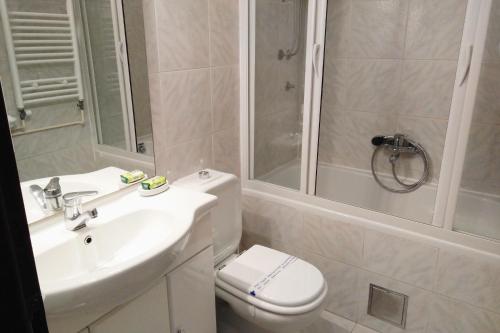 Apartments with swimming pool Mavarstica, Ciovo - 2053