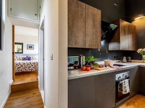 Η κουζίνα ή μικρή κουζίνα στο 2 Bed in Brecon 59734