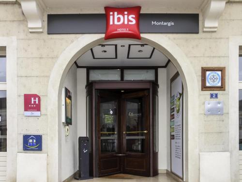 Eine Fassade oder ein Eingang zu ibis Montargis
