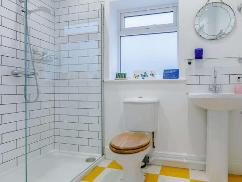 Bilik mandi di 4 Bed in West Bay DC083
