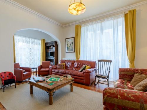 Χώρος καθιστικού στο 6 Bed in Richmond 6mls 52779