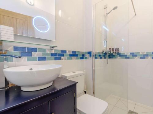 Ένα μπάνιο στο 4 Bed in Maresfield 56696