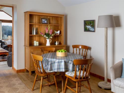 Ruang duduk di 1 bed in Llandefaelog Fach BN055