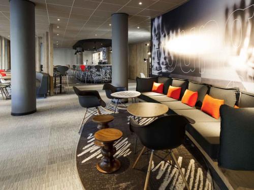 Zona de estar de ibis Gent Centrum St. Baafs Kathedraal