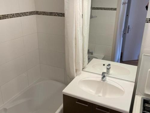 Les Menuires : Apt 4 pers, rénové, balcon, wifi, animaux ok - FR-1-574-73
