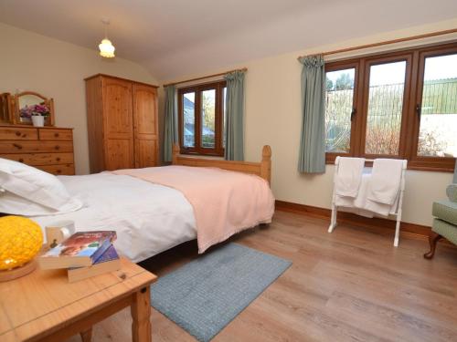 Ένα ή περισσότερα κρεβάτια σε δωμάτιο στο 1 Bed in Lyme Regis 83213