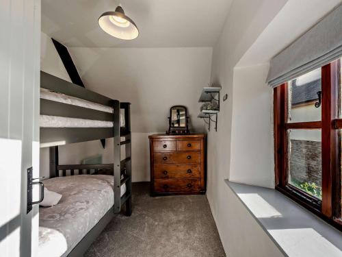 Ένα ή περισσότερα κρεβάτια σε δωμάτιο στο 3 Bed in Bishops Tawton 75872