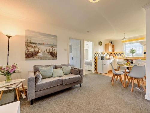 Χώρος καθιστικού στο 2 bed in Gower 91222