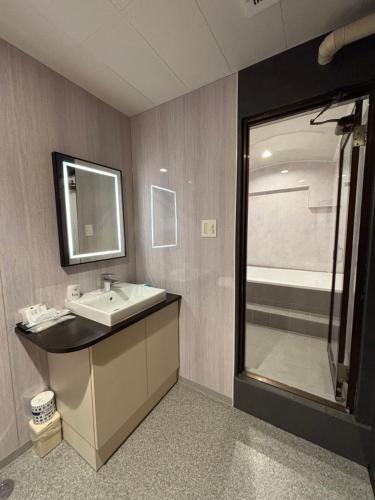 Ένα μπάνιο στο 四条ホテル