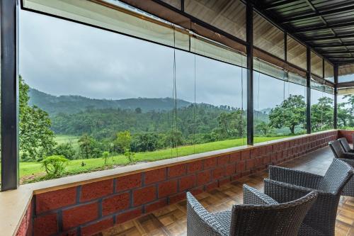 Pemandangan gunung umum atau pemandangan gunung yang diambil dari resort