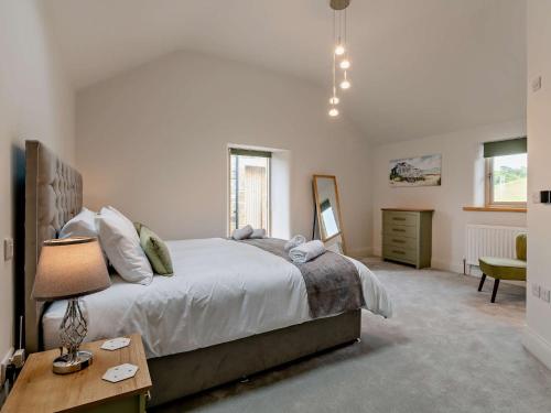 Ένα ή περισσότερα κρεβάτια σε δωμάτιο στο 3 Bed in Pateley Bridge 94743