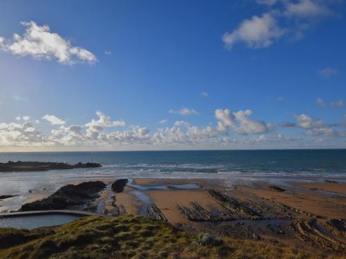 a view of a beach with the ocean at 4 Bed in Bude 89355 in Poughill