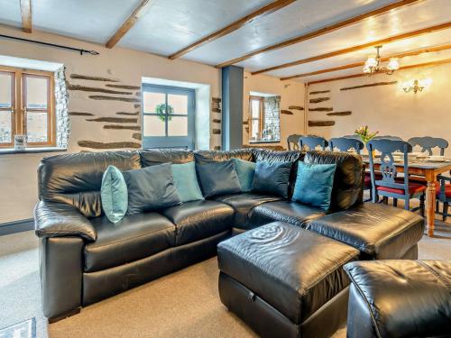 Posezení v ubytování 3 Bed in Rhydlewis 94117