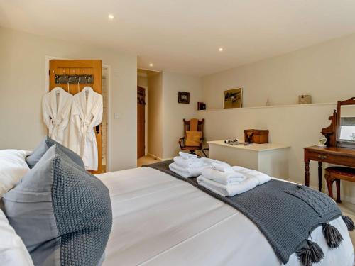 Ένα ή περισσότερα κρεβάτια σε δωμάτιο στο 6 Bed in Brecon BN171